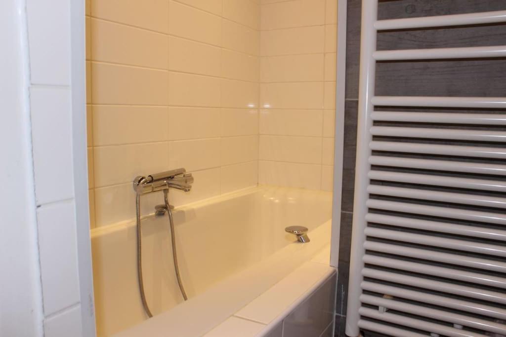 Le Jane : Centre Ville, Garage, Balcon 阿讷西 外观 照片